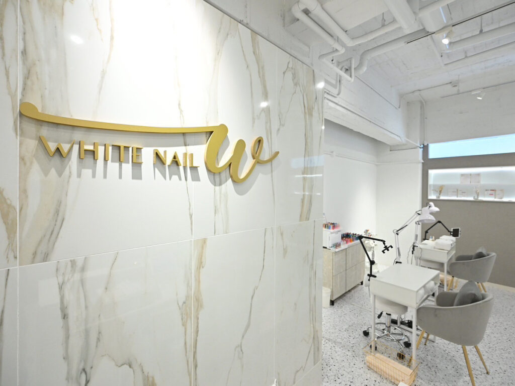 WHITE NAIL 施工事例
